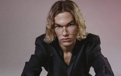 Соловьева раскритиковали за работающего моделью в Лондоне сына