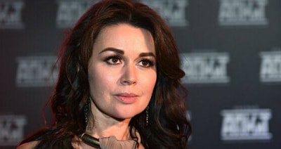 Стало известно, что беды преследовали Заворотнюк с детства