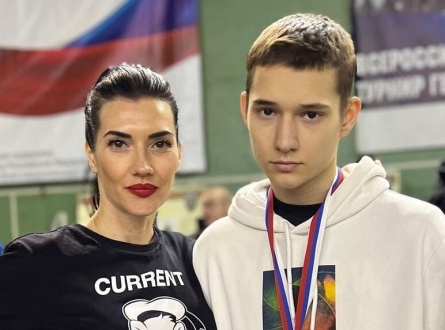 Курбан Омаров и сын: защита чести или жестокость? Мама получила жесткое предупреждение от своего ребенка