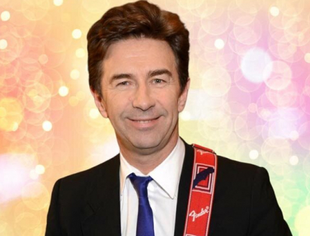 Новая жизнь Валерия Сюткина: от группы Браво к молодой костюмерше и четвертому отцовству в 62 года