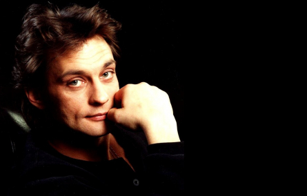 Александр Домогаров: звезда 2000-х, семейный папа и новые проекты