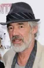 Живые и мертвые кадр из фильма